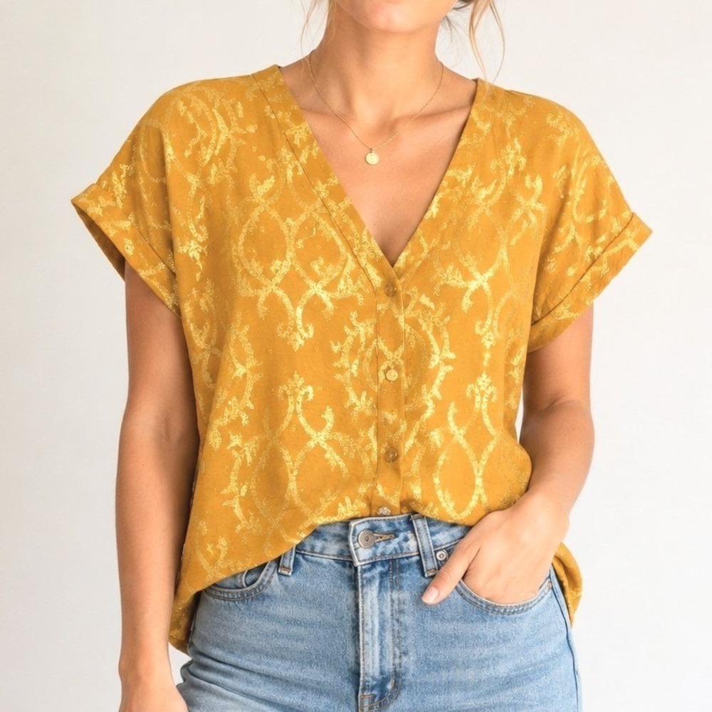 New York Clothing Company Mustard Gold Foil Damask V-Neck Relaxed Fit Top WMS M